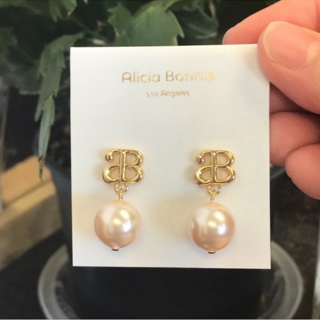 $48 New Authentic Alicia Bonnie Devotion Gold Pearl Drop Earring